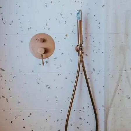Terracota Apartamento Хіхон