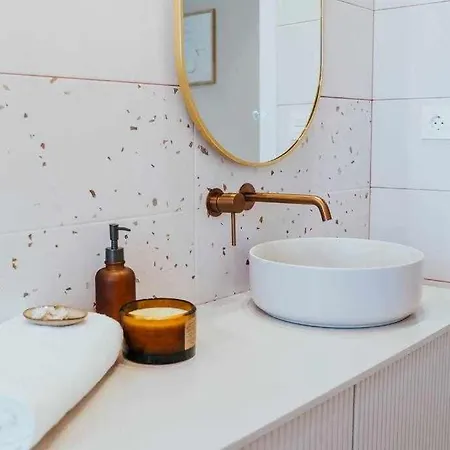 Terracota Apartamento Хіхон